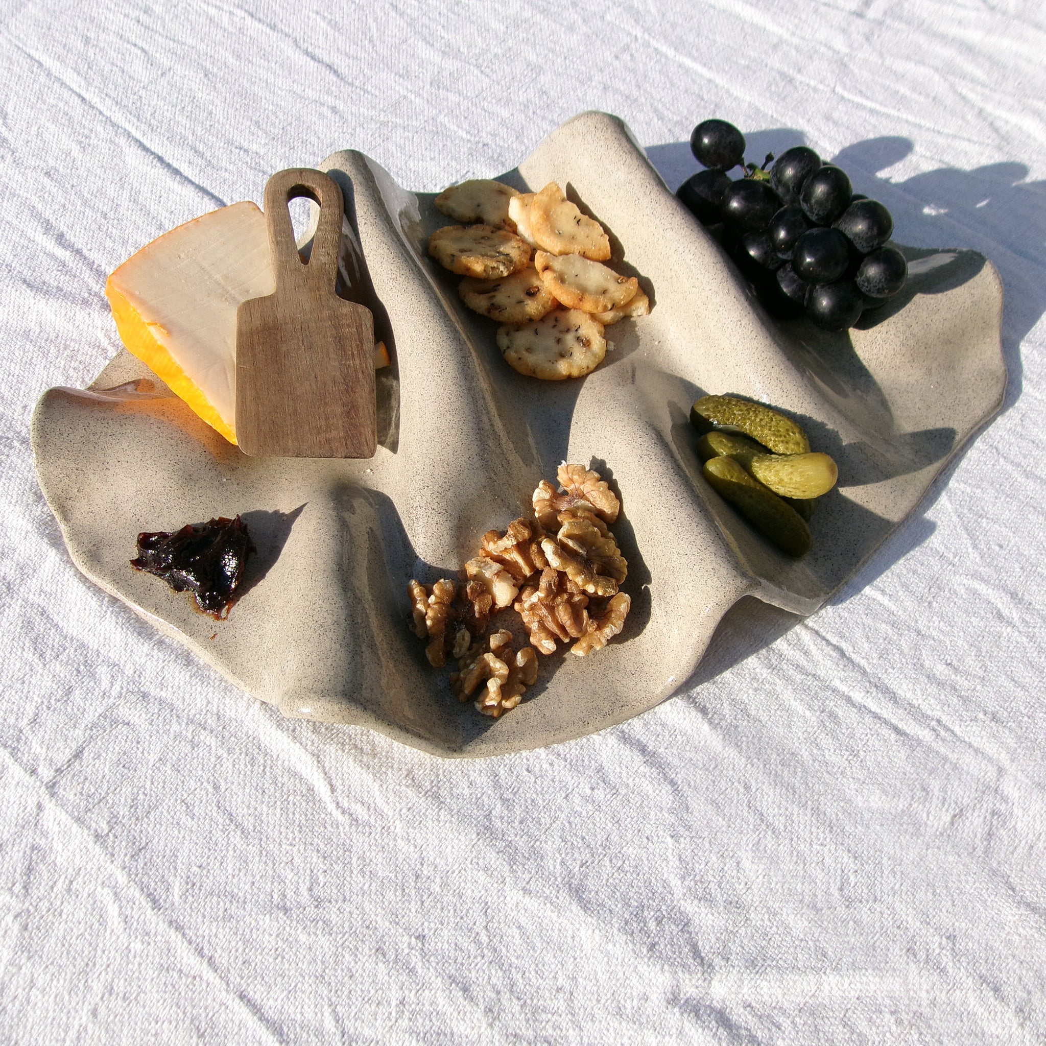 SERENE SERVING PLATTER