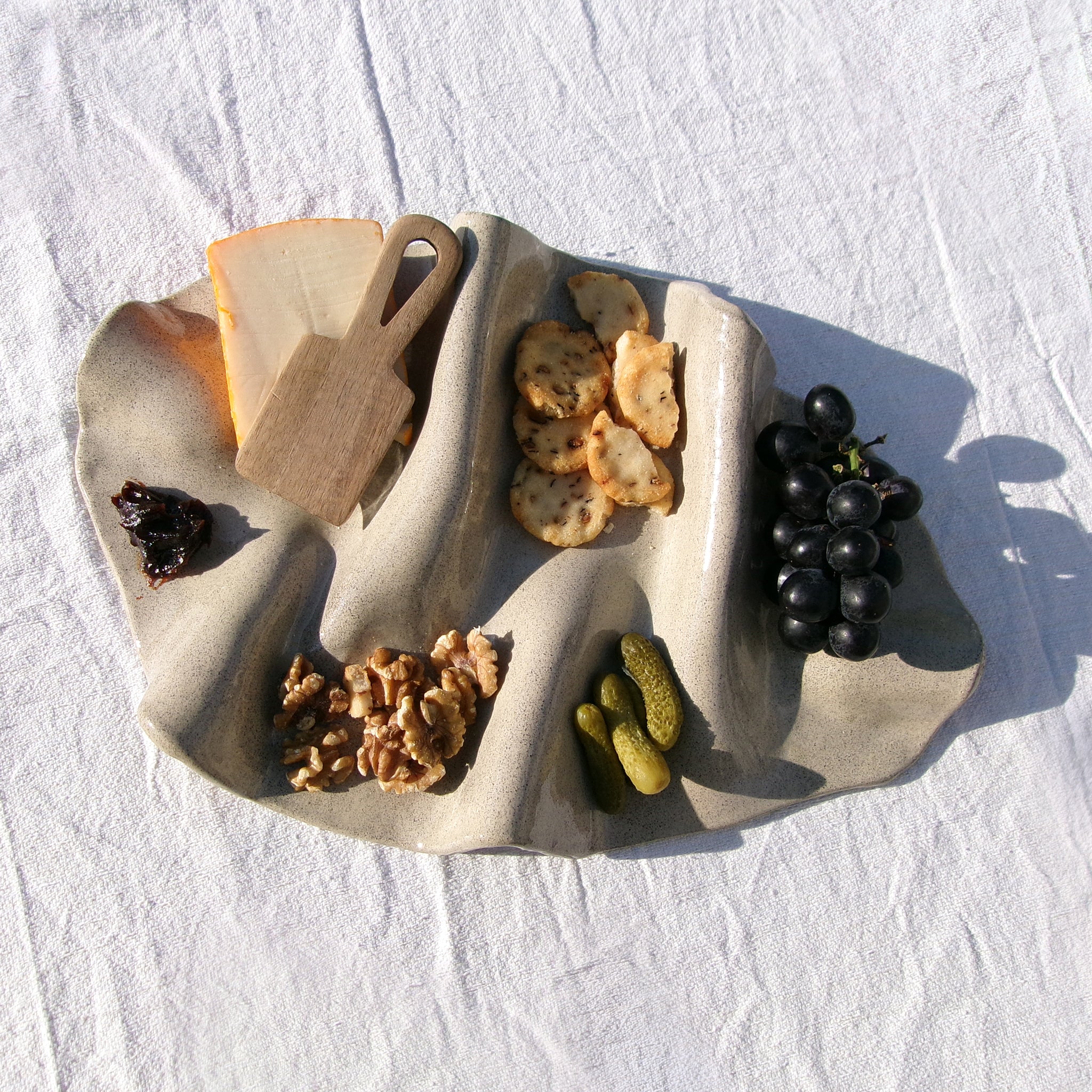 SERENE SERVING PLATTER