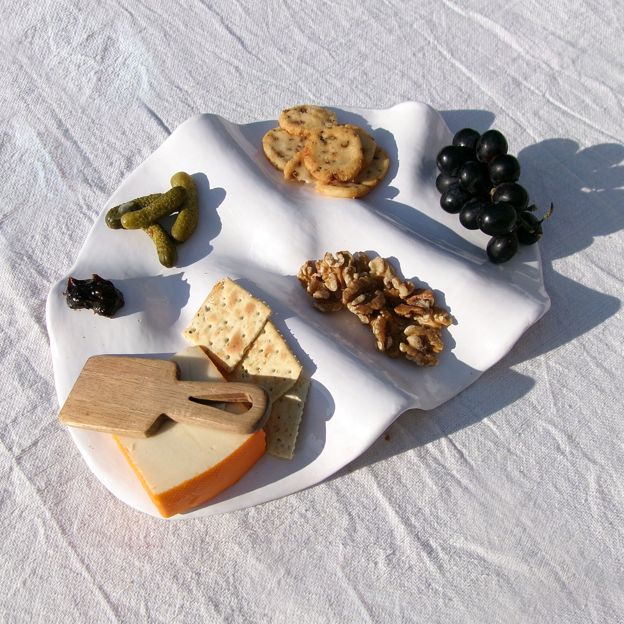 WHITE SERVING PLATTER