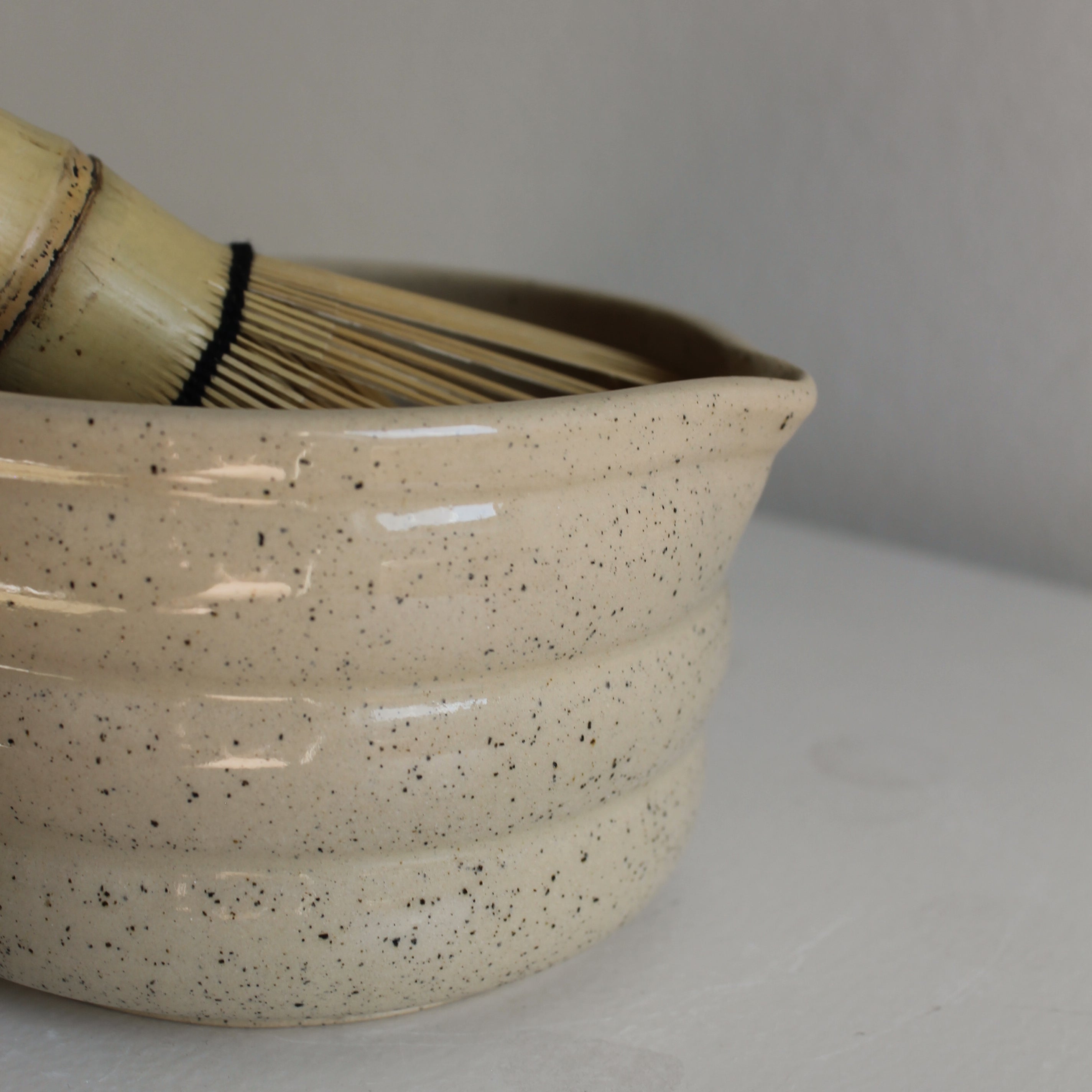 BEIGE FRECKLE MATCHA BOWL